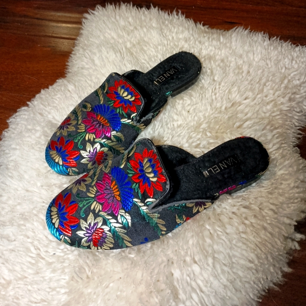 VANELi Waylin Women's Mule Jaquy Fabric Black Embroidered Flowers Shoes
